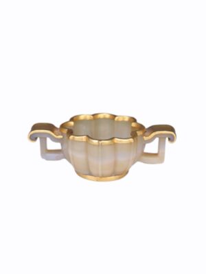 清代瑪瑙包銅鎏金邊蓮瓣雙耳杯